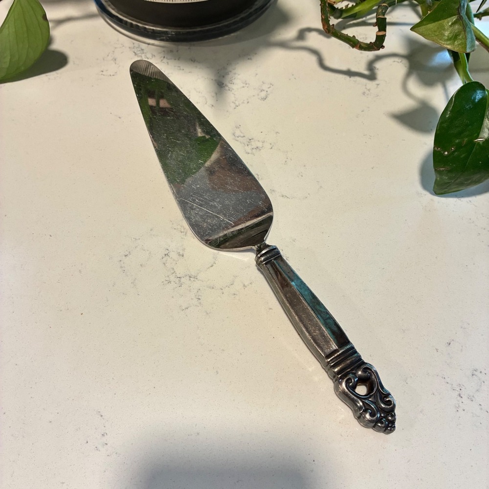 Vtg Intl Royal Danish Pie Server Stainless Blade Ornate Scroll Sterling Handle